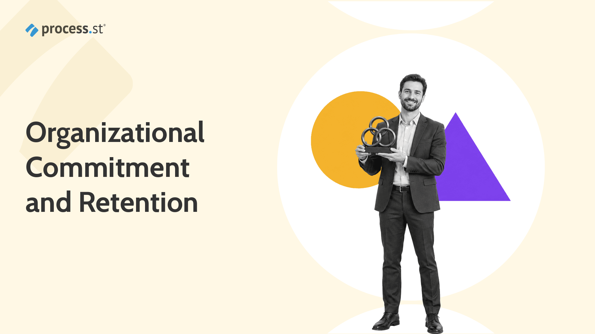 People operations leader presenting an interlocking-ring award that represents organizational commitment and retention